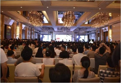 ��ӈ�20����c���ߴ�ӄ�(chu��ng  )���м�