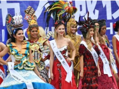 ��ʮ�����H���xС��ɶ�ʢ�b���G